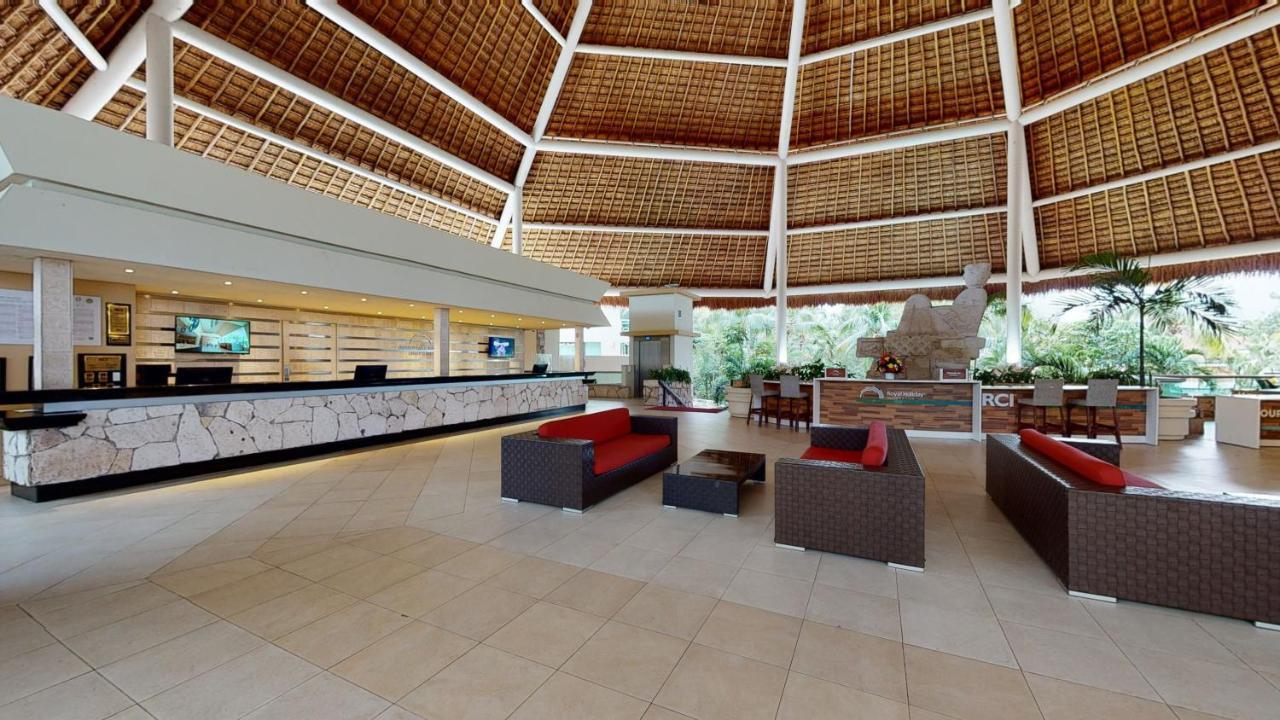 แกรนด์ พาร์ค รอยัล โกซูเมล ออล อินคลูซีฟ Hotel ภายนอก รูปภาพ The lobby of the resort